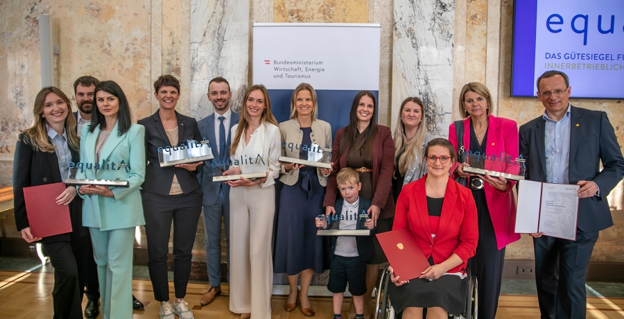 Gruppenfoto der equalitA-Verleihung am 22.5.2025