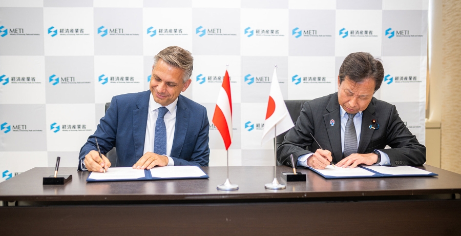 22.05.2025: Wirtschaftsminister Hattmannsdorfer unterzeichnet gemeinsam mit OGUSHI Masaki, Minister für Wirtschaft, Handel und Industrie (METI) ein neues Memorandum of Cooperation (MoC).