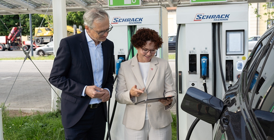 E-Control-Vorstand Wolfgang Urbantschitsch, Staatssekretärin Elisabeth Zehetner