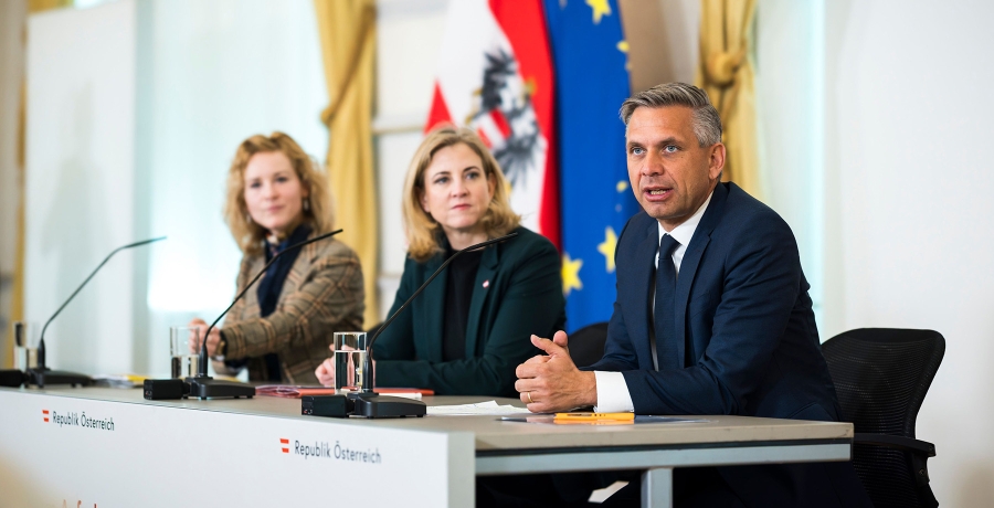 Pressefoyer nach dem Ministerrat mit Wirtschaftsminister Hattmannsdorfer, Außenministerin Meinl-Reisinger und Wissenschaftsministerin Holzleitner