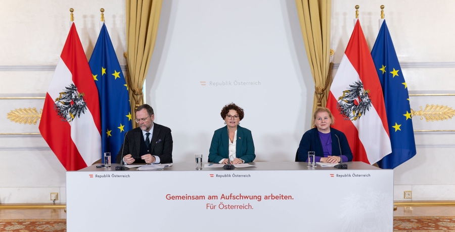 Staatssekretärin Zehetner beim Pressefoyer-Ministerrat am 7. Jänner 2026.