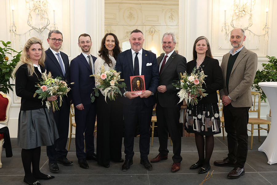 Ausstellung der Eugen hinter dem Prinzen - 300 Jahre Schloss Hof Gruppenbild