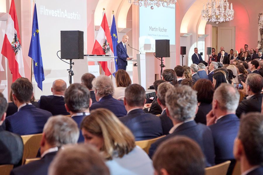Bundesminister Martin Kocher bei der Veranstaltung #InvestinAustria