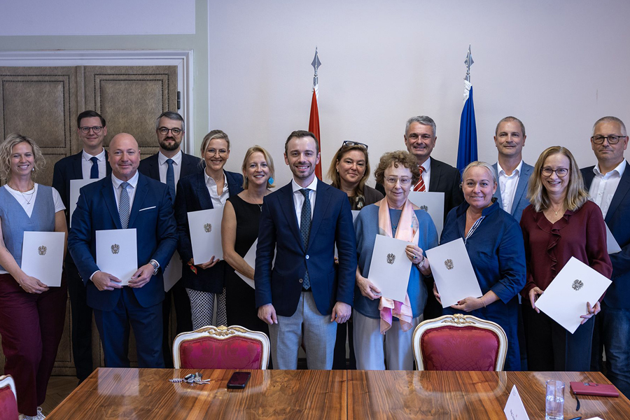 Gruppenbild Mitglieder Wettbewerbskommission 